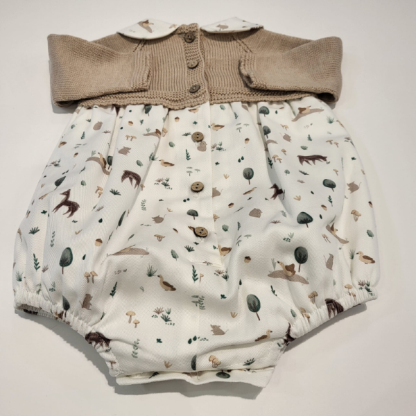 Pelele cuerpo de punto camel y tela estampada de Pangasa