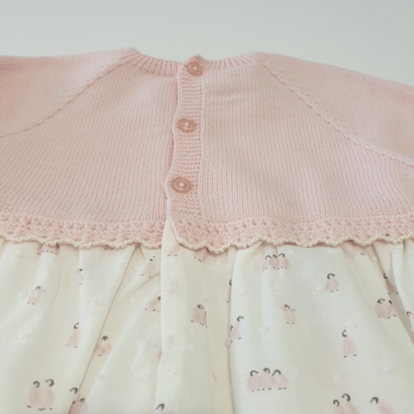 Vestido de punto y tela plumeti de Paz Rodríguez