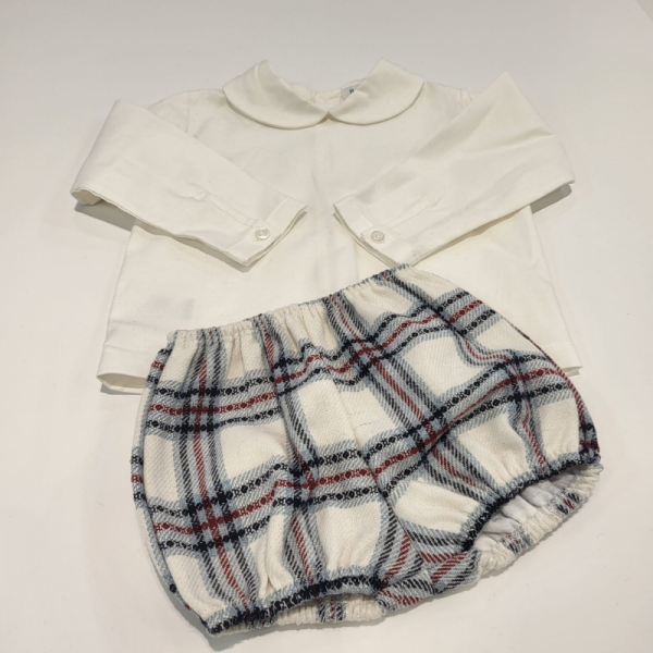 Conjunto tres piezas niño en hilo y tela de Juliana
