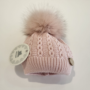 Gorro con pompón de pelo natural de Pangasa