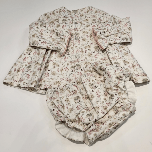 Jesusito con braga estampado floral de Martin Aranda