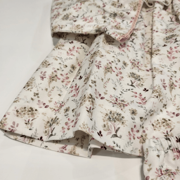 Jesusito con braga estampado floral de Martin Aranda