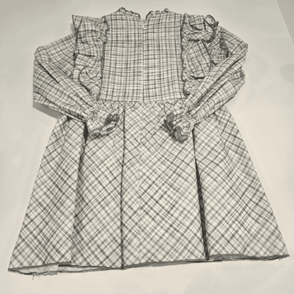 Vestido a cuadros Familia Yogui La Martinica invierno 2024