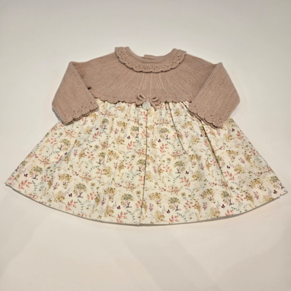 Vestido rosa empolvado punto y tela de Martín Aranda invierno