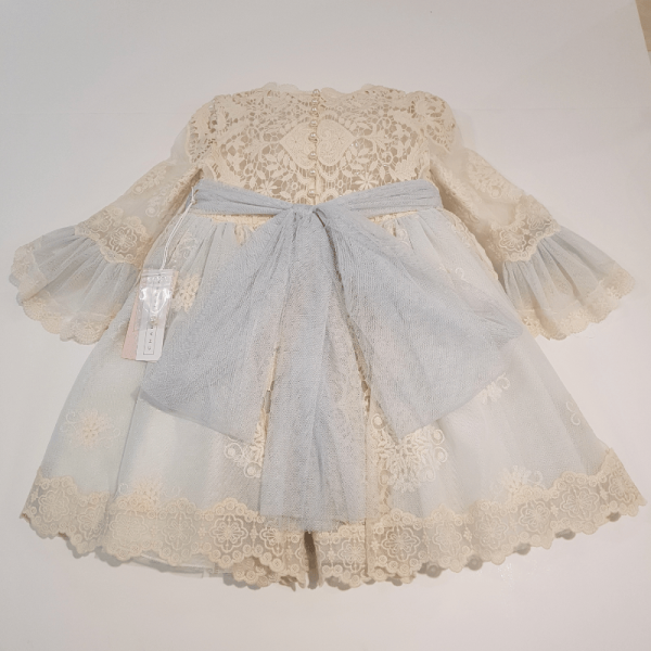 Vestido Colección Cintra celeste y beige de Chari Sierra 2025
