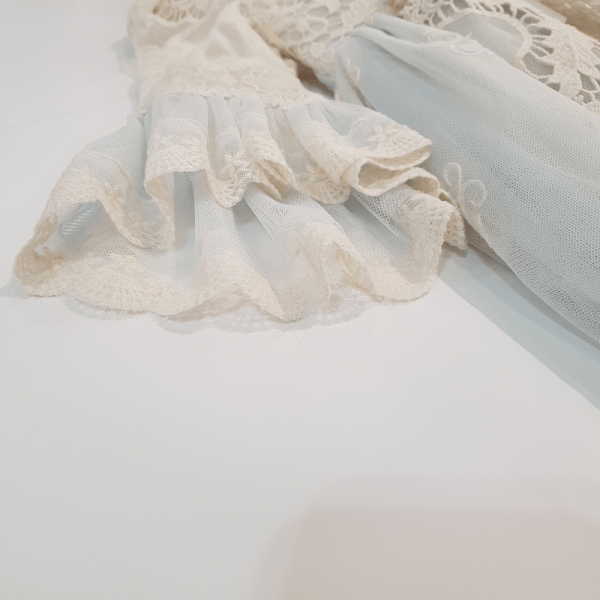 Vestido Colección Cintra celeste y beige de Chari Sierra 2025