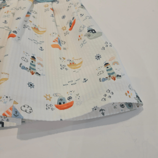 Vestido de punto y tela modelo barcos de Juliana verano