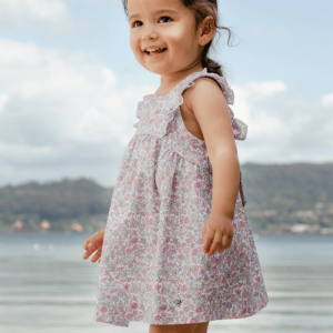 Vestido estampado flores modelo clavel de Paz Rodríguez verano