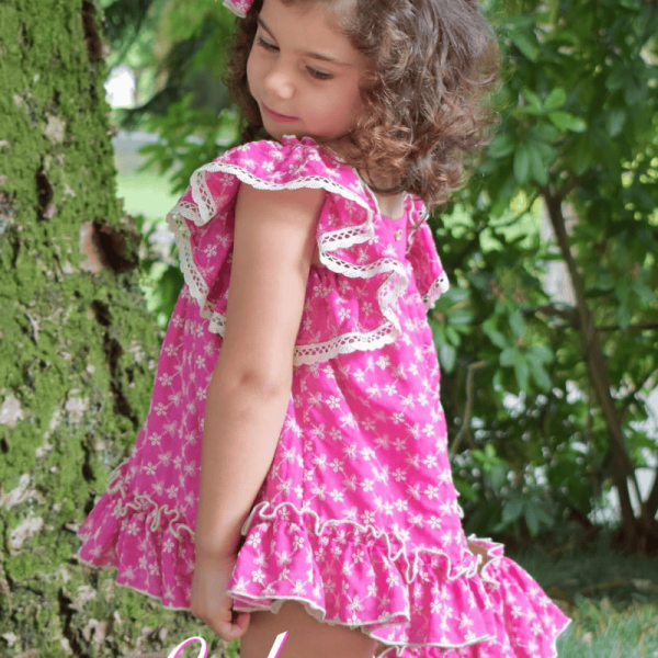 Jesusito rosa fucsia bordados colección Grecia firma Lolittos verano - Imagen 3