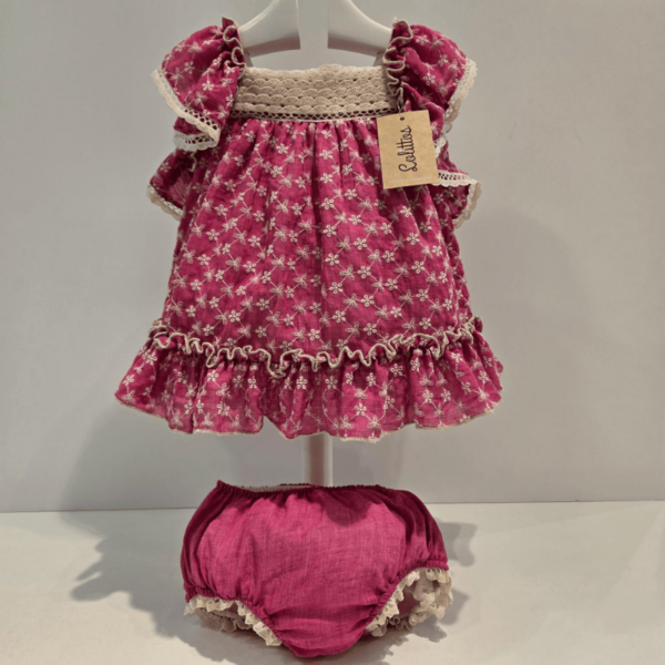 Jesusito rosa fucsia bordados colección Grecia firma Lolittos verano