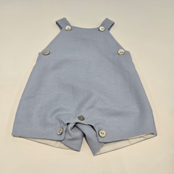 Peto corto y camisa bordada Bico de Paz Rodríguez verano