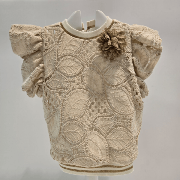 Conjunto suéter desmangado y short Noma Fernández verano