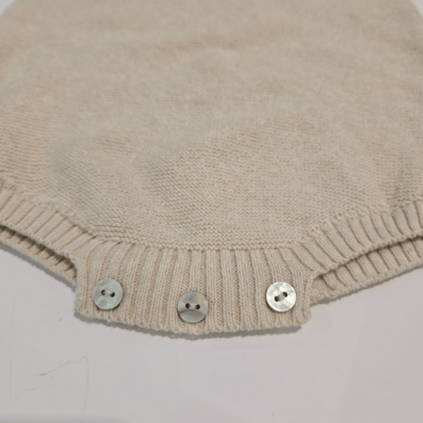Pelele cuello blanco puntilla encaje Martín Aranda verano