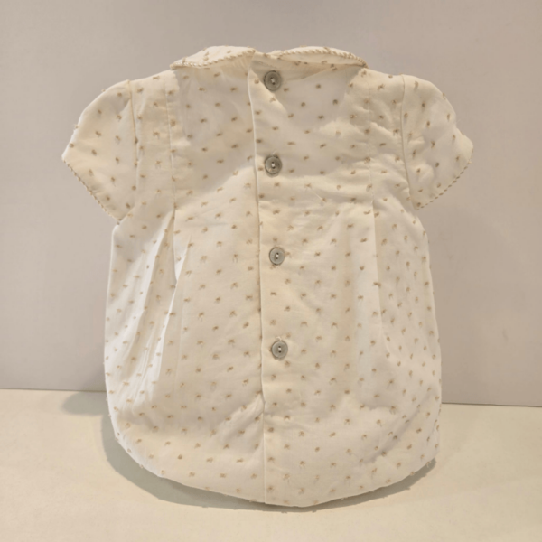 Pelele plumeti en blanco y arena de Martín Aranda verano