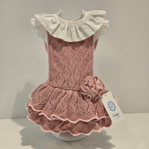 Ranita rosa palo y blusa blanca de Rahigo verano 2005