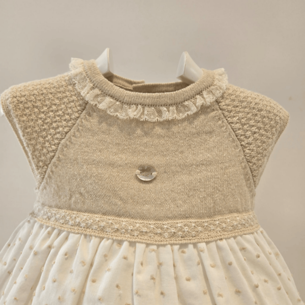 Vestido arena y beige con braga de Martín Aranda Verano - Imagen 4