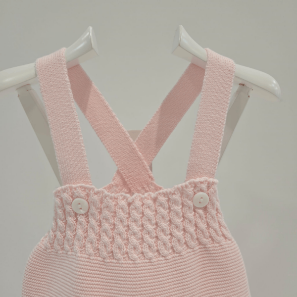 Peto con blusa en camel o rosa Martín Aranda verano