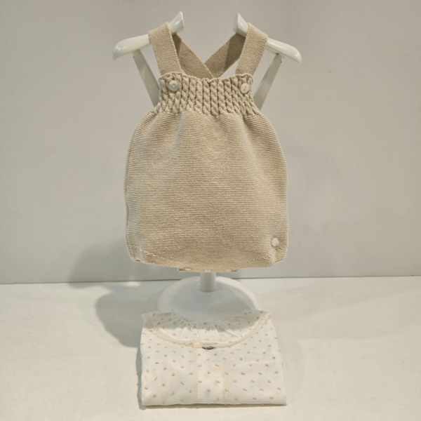 Peto con blusa en camel o rosa Martín Aranda verano