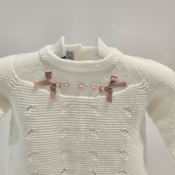 Conjunto dos piezas beige lacitos Carmen Taberner verano - Imagen 4