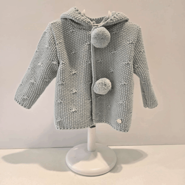 Chaquetón punto con capucha y pompones Paz Rodríguez invierno