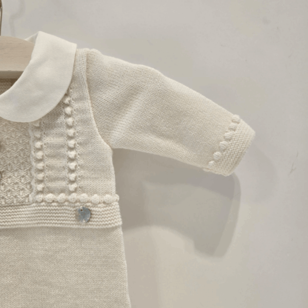 Pelele beige con pie y cuello Paz Rodríguez invierno