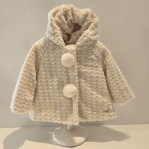 Abrigo corto beige colección Luna Martín Aranda otoño/invierno