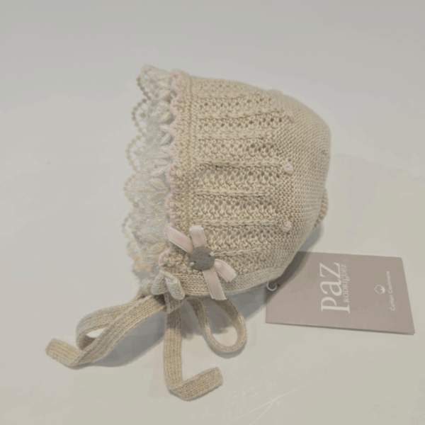 Capota modelo Alegría avena rosa tiza Paz Rodríguez invierno