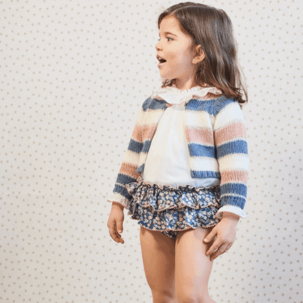 Conjunto braga flores con blusa blanca La Martinica invierno 26