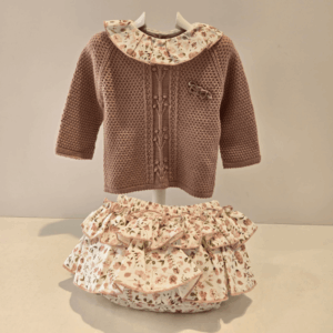 Conjunto braguita rosa vintage flores de Pangasa invierno