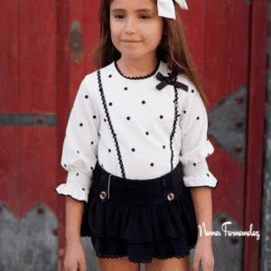Conjunto falda short y blusa Delia Noma Fernández invierno 26