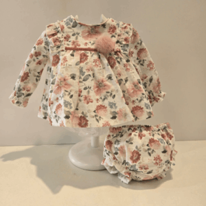 Jesusito pompon rosa Martín Aranda otoño invierno 2025/26