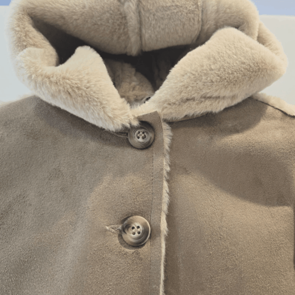 Pelliza con capucha camel/beige La Martinica invierno 26