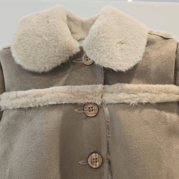 Pelliza corte canesú camel/beige La Martinica invierno 26