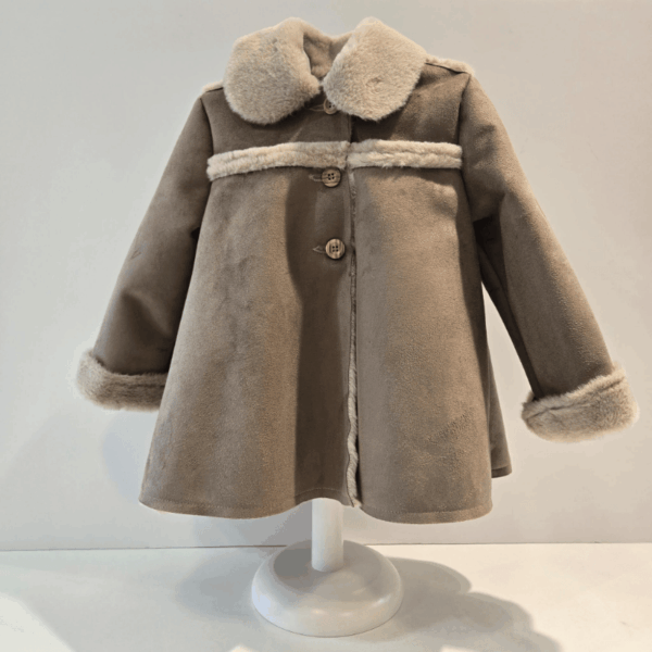 Pelliza corte canesú camel/beige La Martinica invierno 26