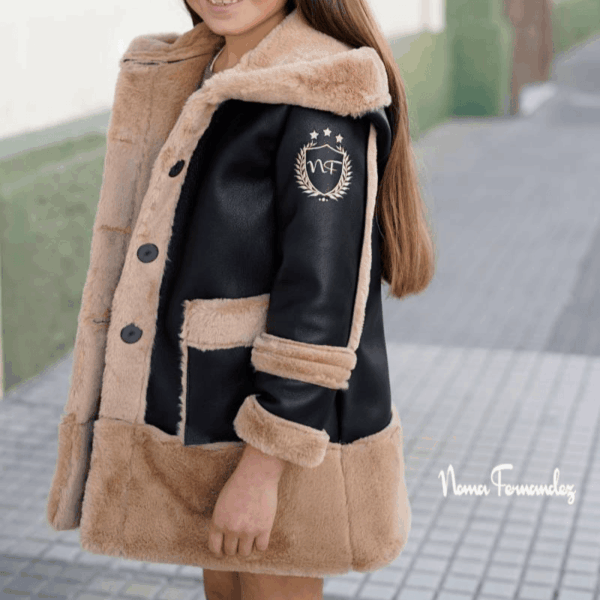 Pelliza larga colección exteriores Noma Fernández invierno 26