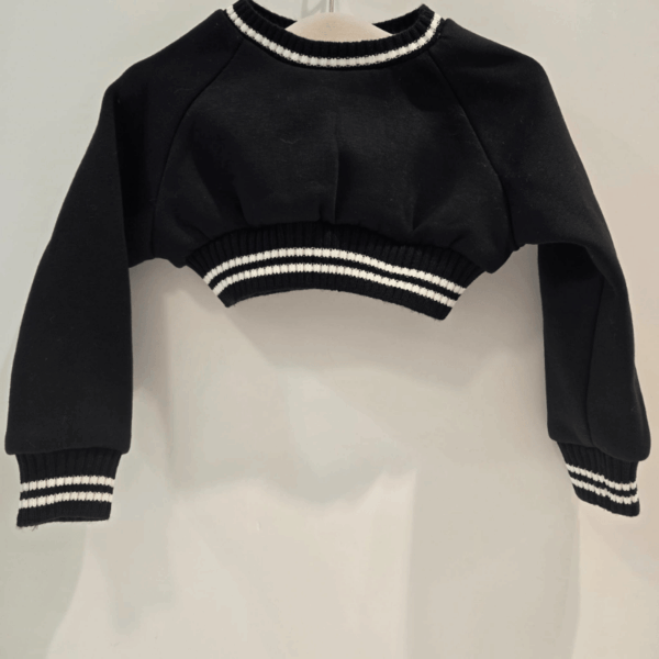 Sudadera corta colección delia Noma Fernández invierno 26