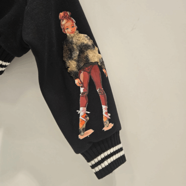 Sudadera corta colección delia Noma Fernández invierno 26