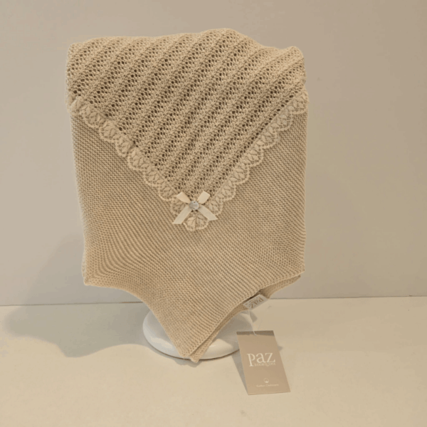 Chals alegría beige puntilla Paz Rodríguez otoño invierno