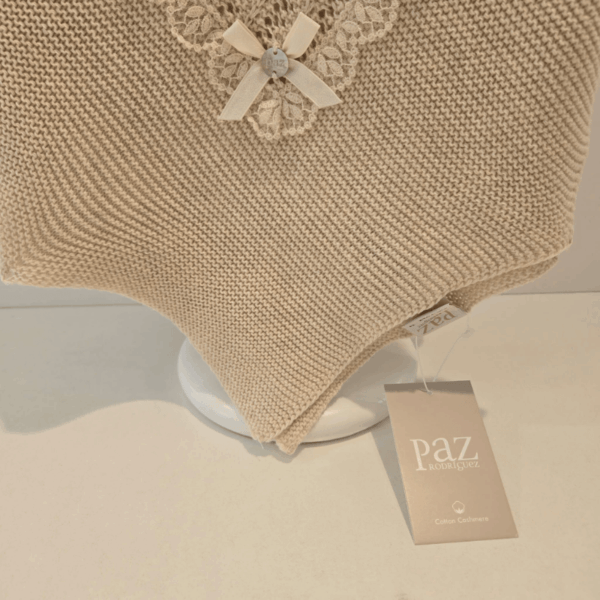 Chals alegría beige puntilla Paz Rodríguez otoño invierno