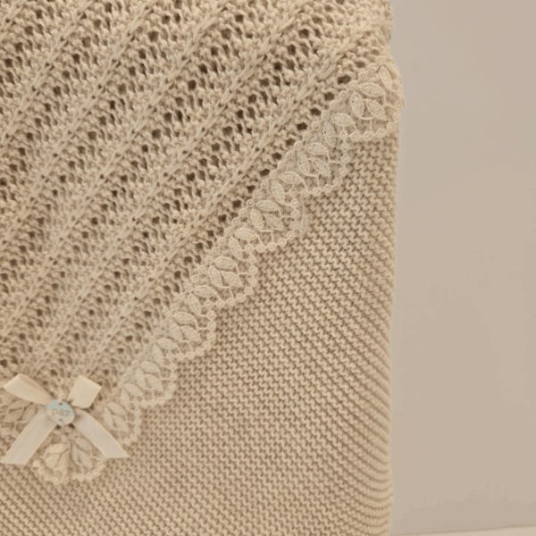 Chals alegría beige puntilla Paz Rodríguez otoño invierno