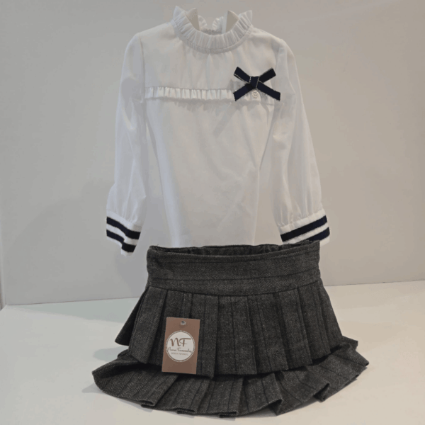 Conjunto camisa falda short tablas Casandra Noma invierno 26