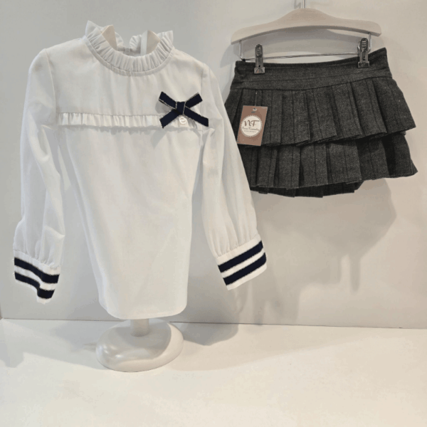 Conjunto camisa falda short tablas Casandra Noma invierno 26