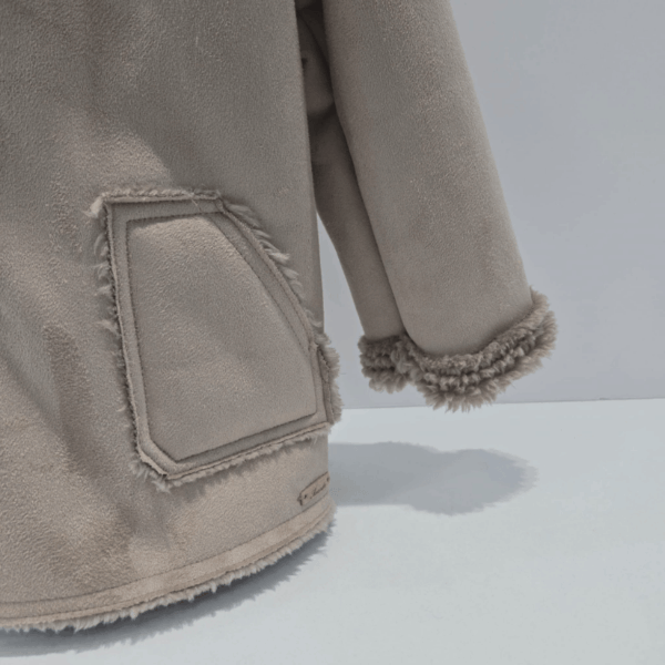 Pelliza capucha niño camel Martín Aranda otoño invierno