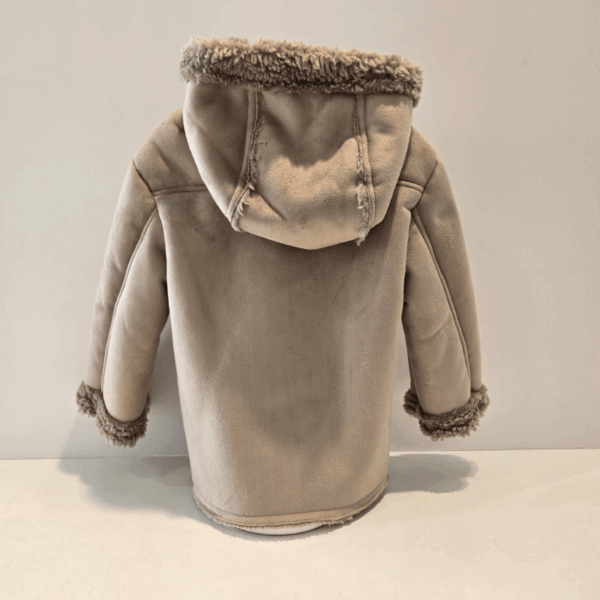 Pelliza capucha niño camel Martín Aranda otoño invierno