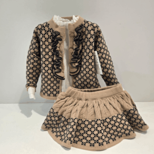 Conjunto niña tres piezas Rahigo marino y camel invierno 2026