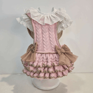 Ranita rosa camel con blusa blanca lazos primavera verano