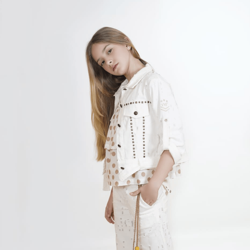 Cazadora estilo distressed decorativo beige colección Haya verano 26