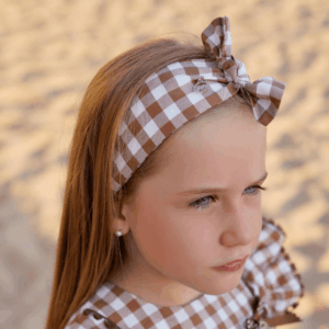 Turbante colección Tilo cuadro blanco-camel primavera verano 26