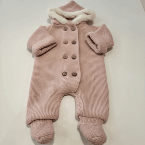Buzo enterizo en tres colores beige, rosa y azul de Pangasa