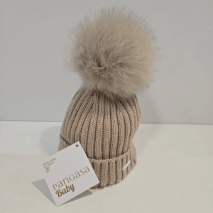 Gorro Camel con pompón pelo natural Pangasa invierno